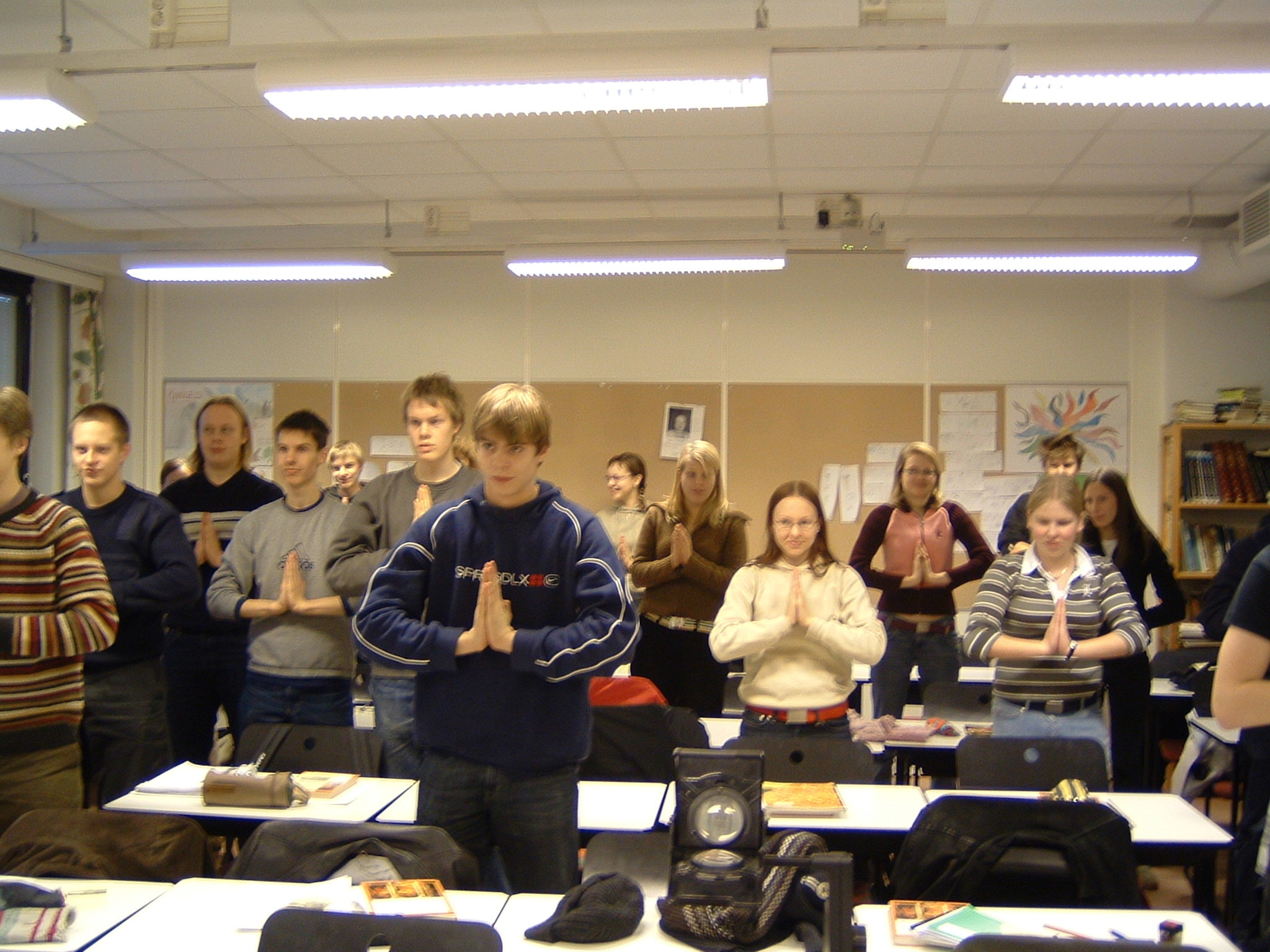 Finland: High School Students Learn about Falun Gong and the Persecution
